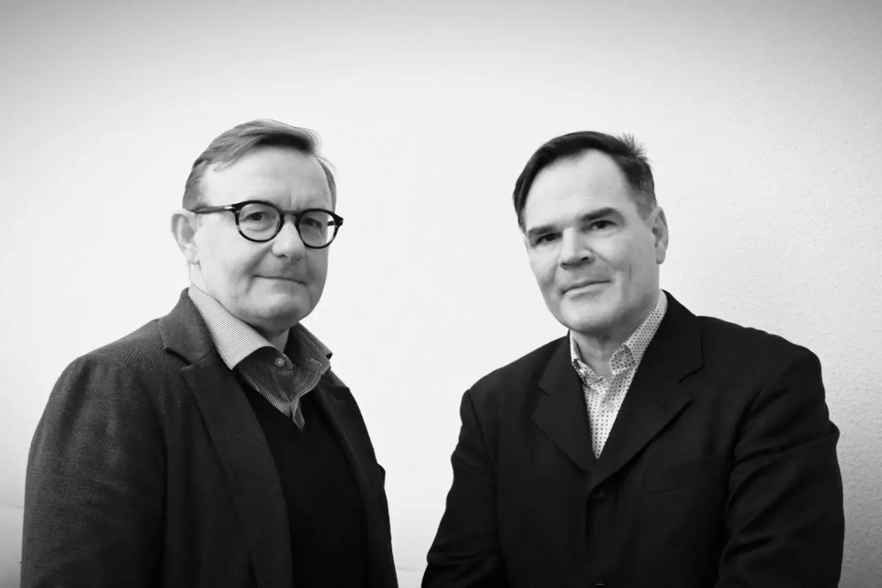 Gastgeber Peter Krause mit Schriftsteller Uwe Tellkamp